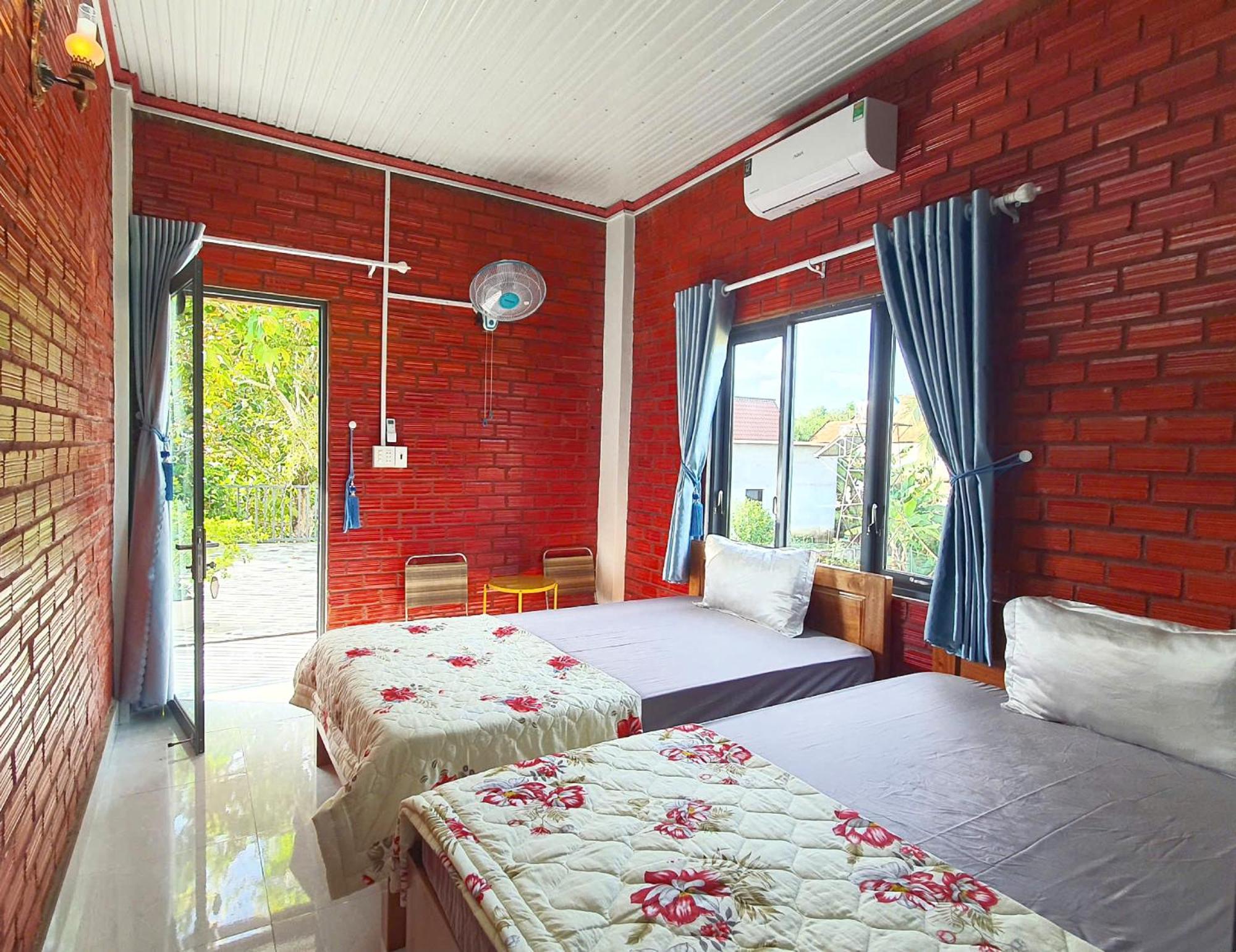 Cat Tien Backpackers Hostel المظهر الخارجي الصورة